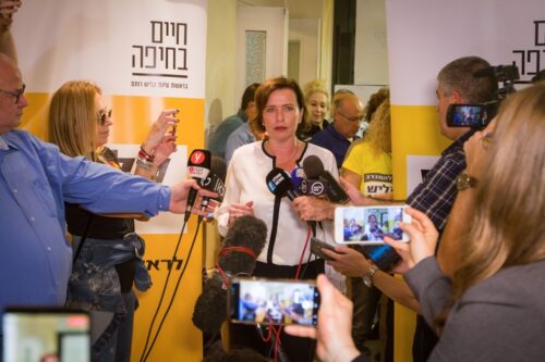 ראש עיריית חיפה, ד"ר עינת קליש, אחרי ניצחונה בבחירות המקומיות, ב-31 באוקטובר 2018 (צילום: מאיר וקנין / פלאש90)