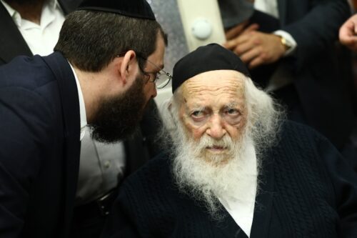 הרב חיים קנייבסקי בביתו בבני ברק, באוקטובר 2019 (צילום: שלומי כהן / פלאש90)