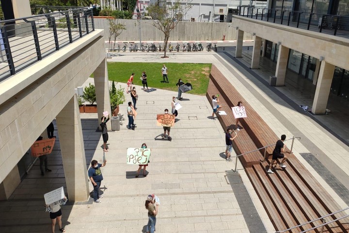 הפגנה של דיירי מעונות הסטודנטים באוניברסיטת תל אביב, ב-30 באפריל 2020 (צילום: ועד המעונות)