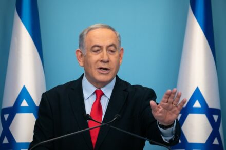 ראש הממשלה, בנימין נתניהו, במסיבת עיתונאים ב-12 במרץ 2020 (צילום: אוליבייה פיטוסי / פלאש90)