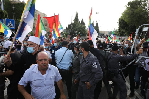 מפגינים מול הכנסת נגד ממשלת נתניהו (צילום: אורן זיו)
