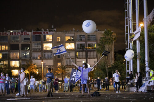 הפגנה בכיכר רבין חחת הכותרת ״לא לסיפוח וכן לכלכלה ולביטחון״, 23 ביוני 2020 (צילום: אורן זיו)