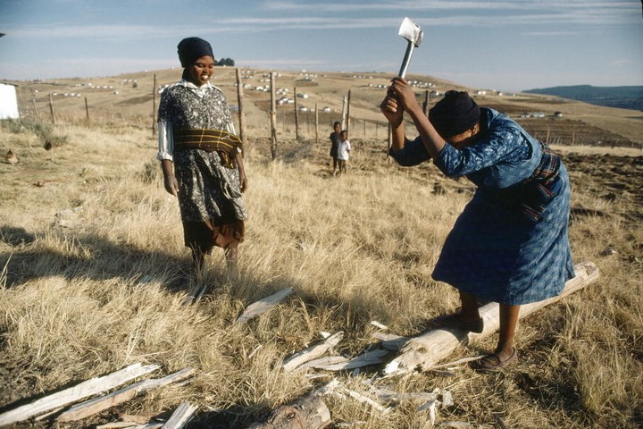 נשים אפריקאיות בטאנסקיי, אחד הבנטוסטנים שהוקמו בדרום אפריקה (צילום: האומות המאוחדות)