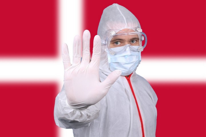 בשום שלב לא דיברו בדנמרק על "מלחמה בקורונה". רופא בדנמרק בזמן הקורונה (צילום: Jernej Fruman CC BY 2.0)