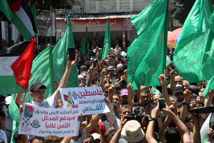 הפגנה של תומכי חמאס ברפיח שברצועת עזה נגד תוכניות הסיפוח של ישראל, ב-3 ביולי 2020 (צילום: עבד רחים חטיב / פלאש90)