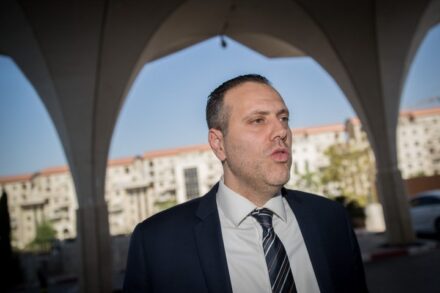 לא כולם בוטים כמוהו, אבל לא כולם מצליחים כמוהו. ח"כ מיקי זוהר (צילום: יונתן זינדל / פלאש 90)