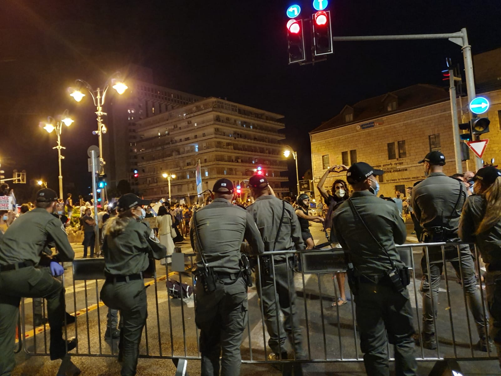 מחסום משטרתי בדרך מכיכר פריז לכיוון בלפור ב-21 ביולי 2020 (צילום: אורלי נוי)