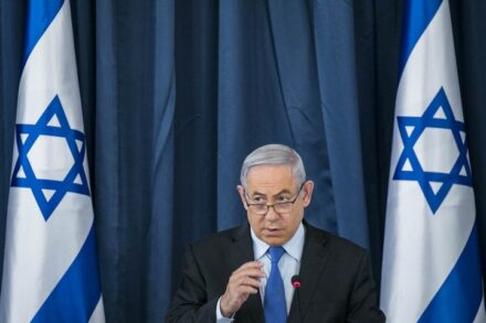 ראש הממשלה בנימין נתניהו, בישיבת קבינט, ב-28 ביוני 2020 (צילום: אוליבייה פיטוסי / פלאש90)