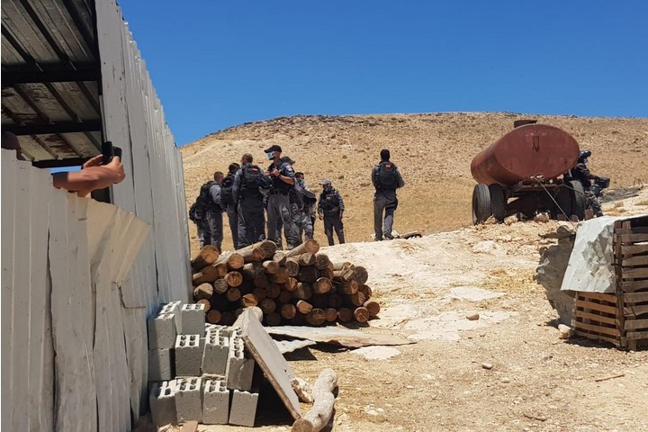 כוחות יחידת יואב בכפר הלא מוכר תל עראד, בעת ביצוע הריסה בכפר. יוני 2020. צילום: תושבי הכפר