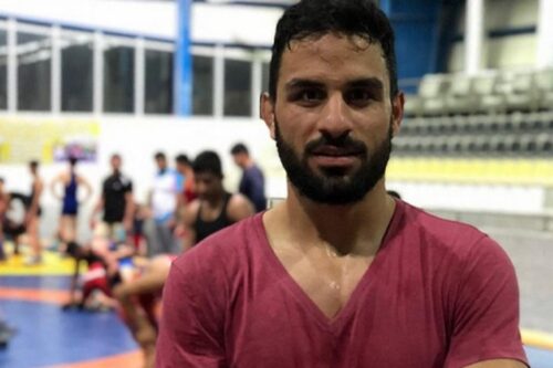 "הם מחפשים צוואר כדי לתלות עליו את החבל שלהם". נוויד אפכארי "הם מחפשים צוואר כדי לתלות עליו את החבל שלהם". נוויד אפכארי