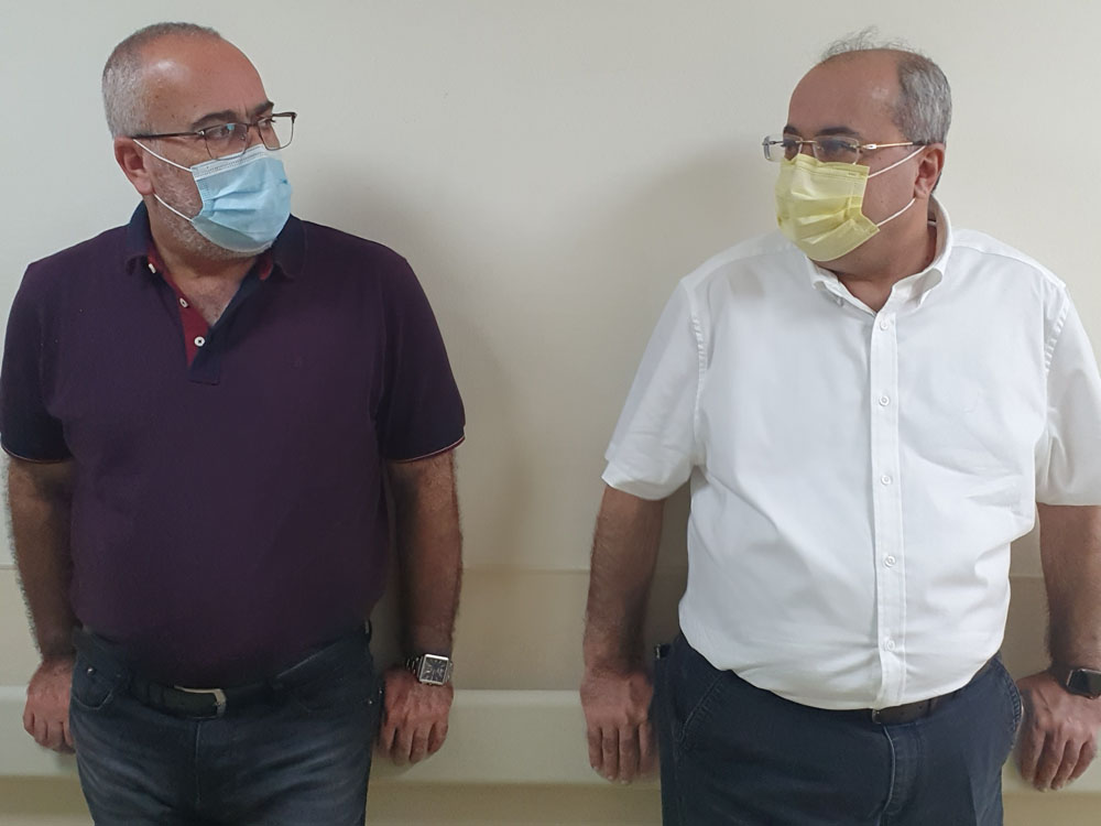 חברי הכנסת אחמד טיבי ואוסמה סעדי בבית החולים קפלן (צילום: שיחה מקומית)
