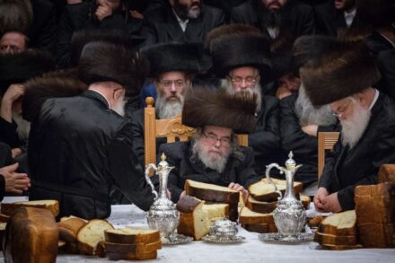 האדמו"ר מבעלזא בחגיגות שמחת בית השואבה, ב-26 בספטמבר 2018 (צילום:אהרון קרון / פלאש90)