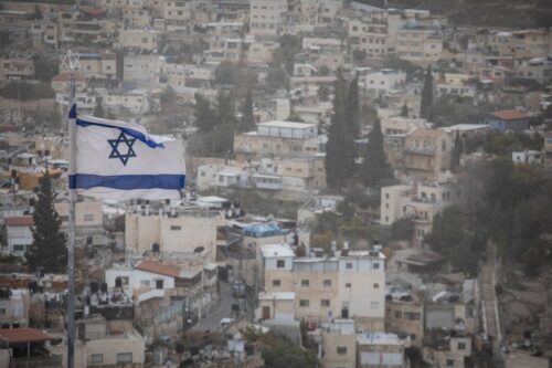 דגל ישראל מונף מעל שכונת סילוואן במזרח ירושלים, ב-25 בדצמבר 2019 (צילום: הדס פארוש / פלאש 90