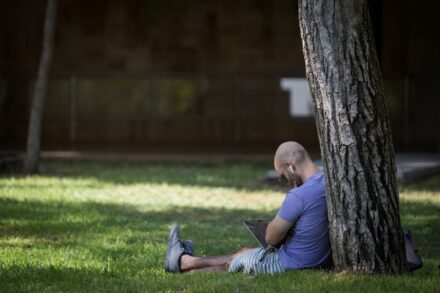 הקמת המכללות הגדילה את מספר הסטודנטים, אבל לא צמצמה פערים. סטודנט באוניברסיטה העברית (צילום: הדס פרוש / פלאש 90)