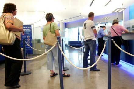 ניהול דמוקרטי, בלי רווחים לבעלי הון ובלי ניגוד העניינים המובנה בעסקים קפיטליסטים. (צילום אילוסטרציה: משה שי / פלאש 90)