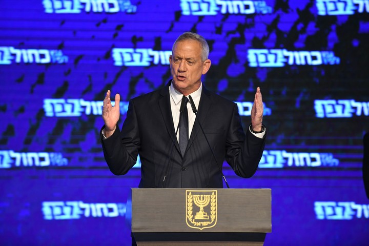יו"ר כחול לבן, בני גנץ, במטה המפלגה בתל אביב, ב-9 באפריל 2019 (צילום: גיל יערי / פלאש90)