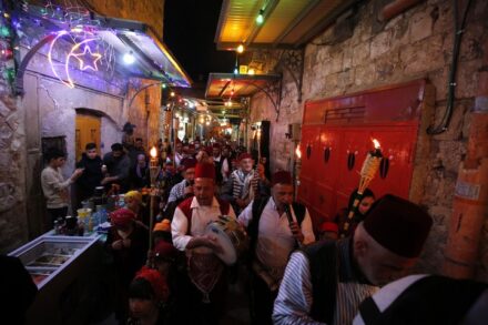 מנורת רמדאן בעיר העתיקה בירושלים, ב-15 באפריל 2021 (צילום: ג'מאל עוואד / פלאש90)