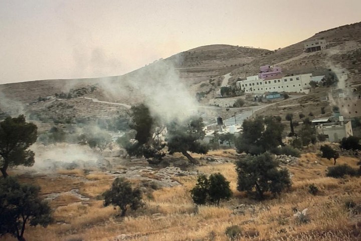 אלימות מתנחלים בדרום הר חברון (צילום: באסל אל-עדרה)