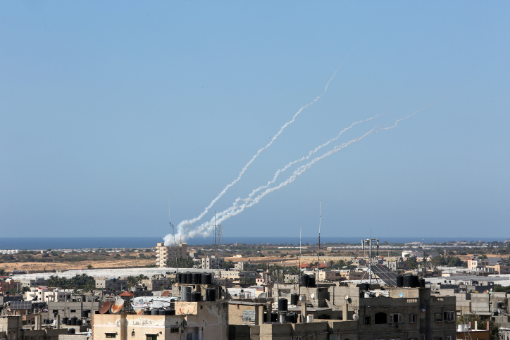 הגוף היחיד שמתנגד לישראל. ירי רקטות מעזה לכיוון ישראל (צילום: עבד רחים ח'טיב / פלאש 90)