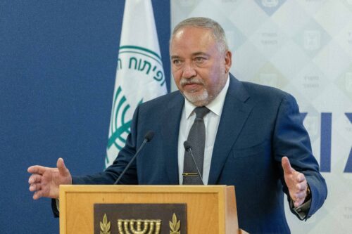 שר האוצר, אביגדור ליברמן, במסיבת עיתונאים ב-21 ביולי 2021 (צילום: יונתן זינדל / פלאש90)