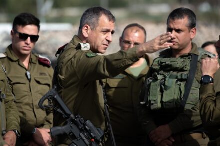 מידה לא מבוטלת של ציניות וחוצפה. הרמטכ"ל אביב כוכבי בביקור בצומת תפוח, 3 במאי 2021 (סראיה דיאמנט / פלאש 90)