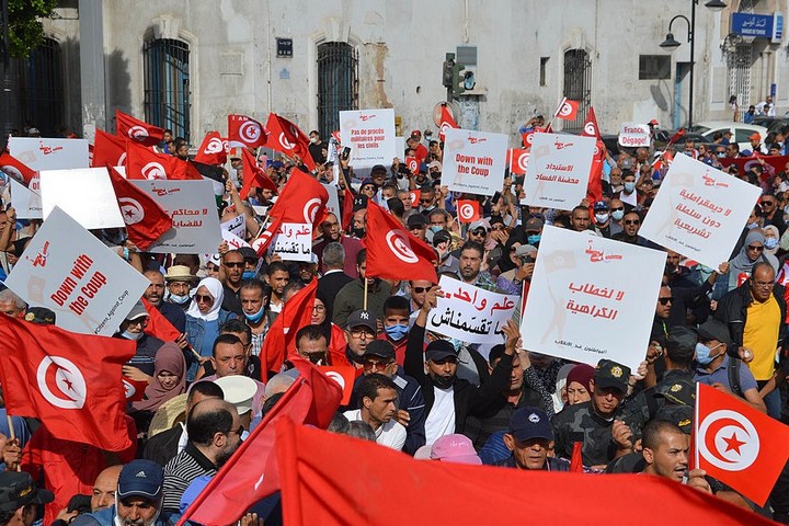 הפגנה נגד ההפיכה בתוניסיה, ב-10 באוקטובר 2021 (צילום: Dodos photography, CC BY-SA 4.0)