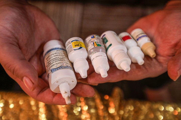 בקבוקי התרופות הריקים של תאמר נסרלדין סעדי זיארה (צילום: מוחמד זאנון / אקטיבסטילס)