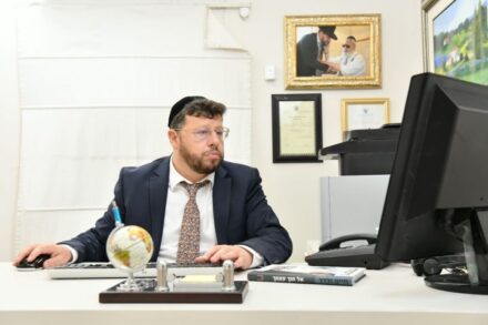 כוכב על במושגים חרדיים, ולא רק חרדיים. חיים ולדר (צילום: דוד25, ויקימדיה)