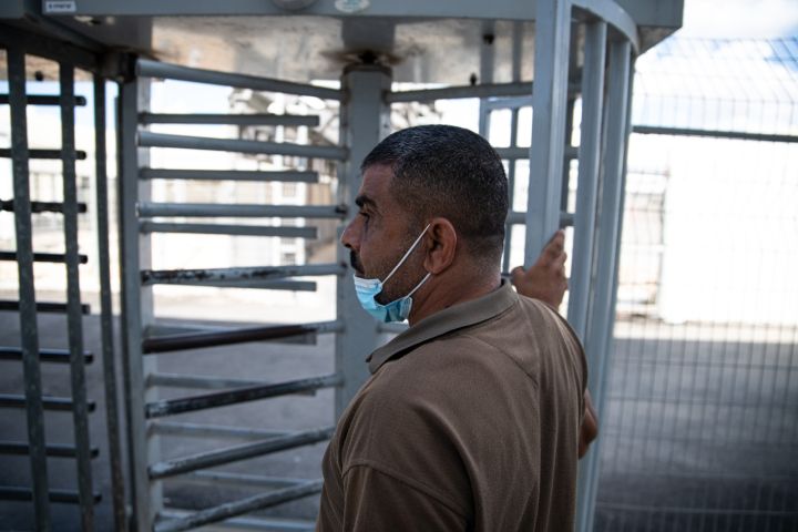 רא'אד סמארה בכניסה למת"ק קלקקיליה (צילום: מתן פלג)
