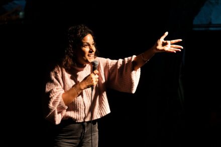 נועם שוסטר בהופעה (צילום: אורן זיו)