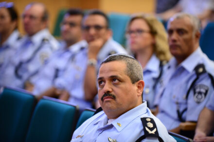 קשה להאמין שהשתלת תוכנות ריגול אצל בכירים במוסדות המדינה התקבלה ללא ידיעת המפכ"ל. המפכ"ל לשעבר רוני אלשייך (צילום: תומר נויברג / פלאש 90)
