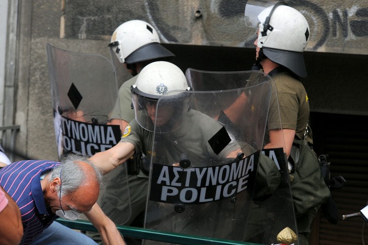 הפגנה באתונה נגד הצנע, ביוני 2011 (צילום: Ggia, CC BY-SA 3.0)