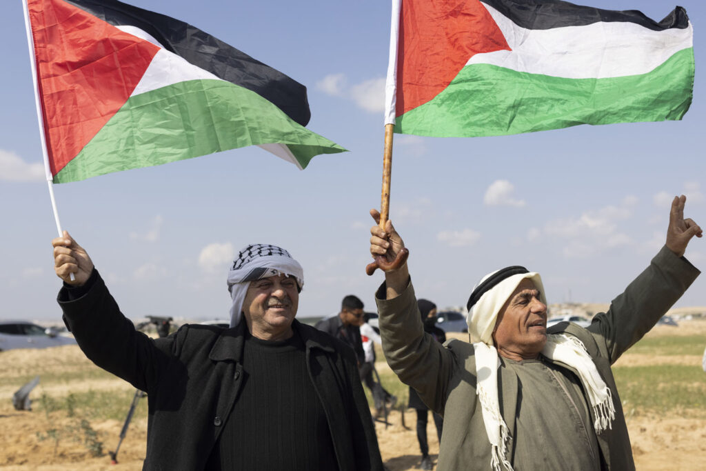 המשטרה ביקשה לא להניף דגלי פלסטין. יום האדמה בנגב, 26 במרץ 2022 (צילום: אורן זיו)