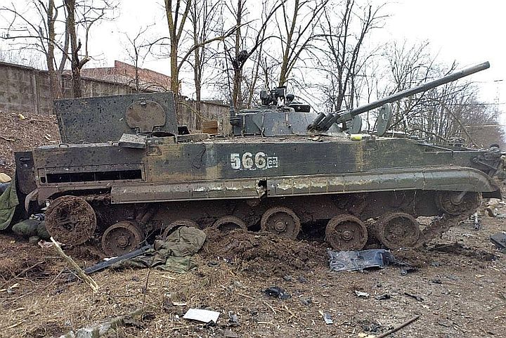 את המלחמה צריך פשוט להפסיק. טנק רוסי פגוע במריופול (צילום: ויקימדיה CC BY 4.0)