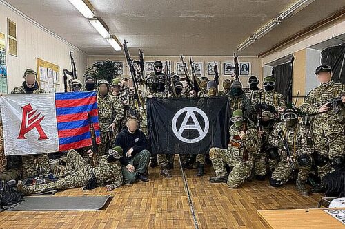 מתחילים את הבוקר בבדיקה מי נהרג. הגדוד האנרכיסטי שנלחם נגד הרוסים (צילום: Resistance Committee)