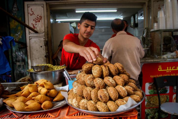 אחרי סגירת המחסום, הערבים בישראל נזכרו כמה ג'נין זולה. השוק בג'נין ברמדאן השנה (צילום: נאסר שתאיה / פלאש 90)