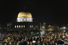 משטרת ירושלים שוב תקפה הלוויה פלסטינית