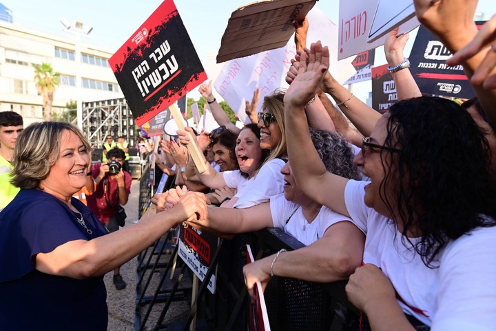 יו"ר הסתדרות המורים, יפה בן דוד, בהפגנת מחאה בתל אביב, ב-30 במאי 2022 (צילום: תומר נויברג / פלאש90)