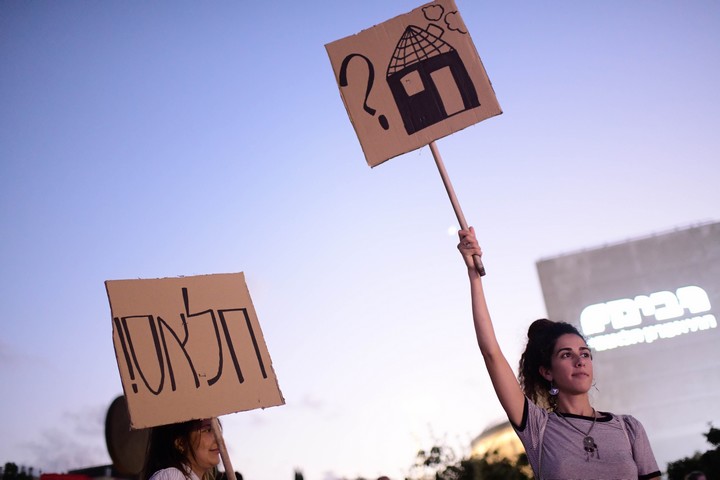 מחאה נגד מחירי הדיור בתל אביב, ב-2 ביולי 2022 (צילום: תומר נויברג / פלאש90)