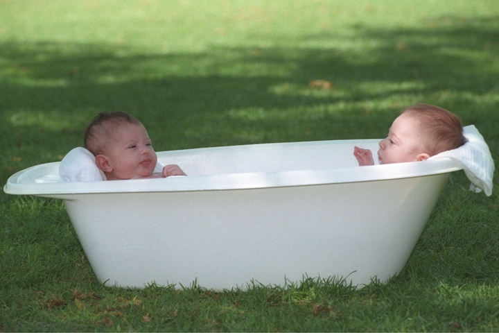 תינוקות באמבט (צילום אילוסטרציה: פלאש90)