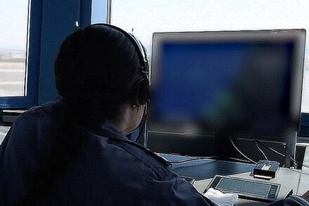 "היו לנו בצבא חוקים, לגבי כמה בלתי מעורבים מותר להרוג בעזה ביחד עם מי שמחסלים". תצפיתנית במבצע "עלות השחר" (תמונת מסך, דובר צה"ל).