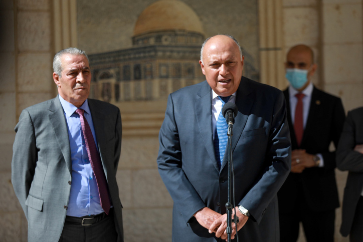 תמיכה אפסית. חוסיין א-שייח' (משמאל) עם שר החוץ המצרי (צילום: פלאש 90)
