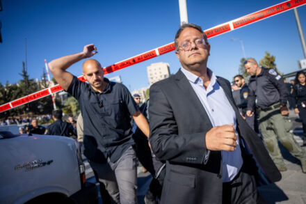 מפלגתו תשלוט ברוב היבטי החיים של הפלסטינים בישראל. איתמר בן גביר אחרי הפיגוע בירושלים בשבוע שעבר (צילום: יונתן זינדל / פלאש 90)