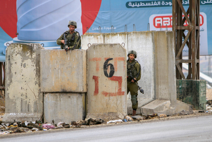 ישראל היתה בנויה על עליונות יהודית מיומה הראשון. חיילים במחסום בחווארה, אוקטובר 2022 (צילום: נאסר שתאיה / פלאש 90)