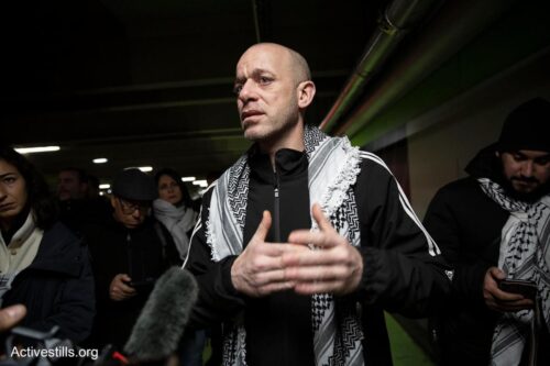 סלאח חמורי בשדה התעופה בפריז, ב-18 בדצמבר 2022 (צילום: אן פק / אקטיבסטילס)