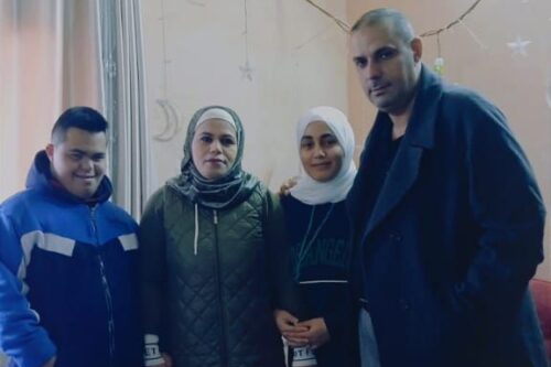 נולדה בשכם, התחתנה עם תושב עזה. עולה באקה (שנייה משמאל, במעיל הירוק) עם משפחתה (באדיבות המצולמת)