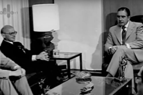 הדיקטטור הצ'יליאני, אוגוסטו פינושה, והכלכלן מילטון פרידמן (צילום מסך מתוך הסרט "דוקטרינת ההלם")