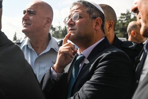 הכניסה שלו לתפקיד לא שינתה דבר. השר איתמר בן גביר בסיור בנצרת אחרי אחד ממקרי הרצח האחרונים (צילום: אוני עופר / פלאש 90)