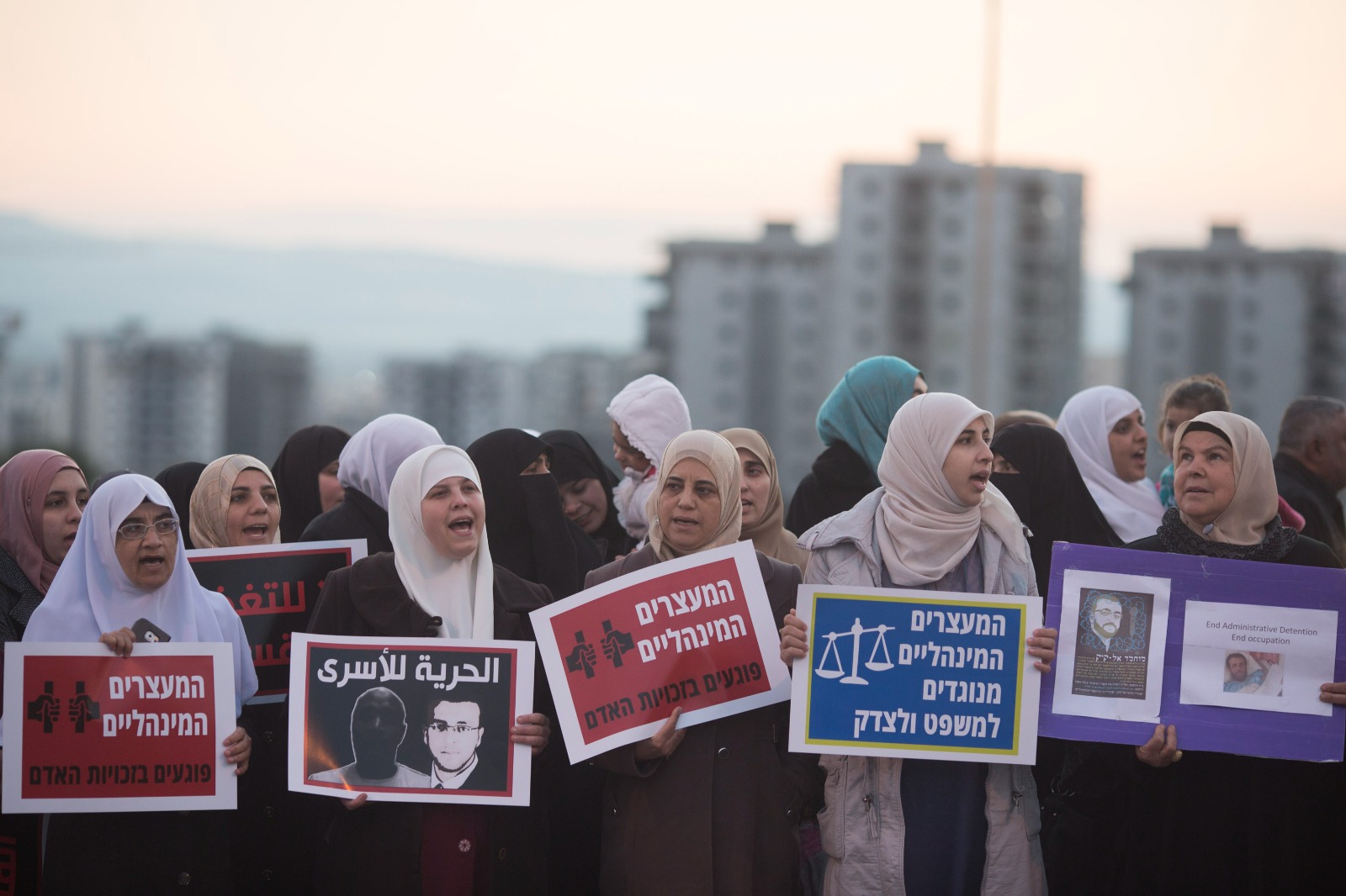 שביתות רעב עוררו הזדהות בחברה הפלסטינית. הפגנת הזדהות עם שובת הרעב מוחמד אל קיק ב-2016 בעפולה (צילום: אורן זיו)