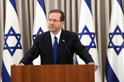נשיא המדינה, יצחק הרצוג, מציג את המתווה, ב-15 במרץ 2023 (צילום: חיים צח / לע"מ)